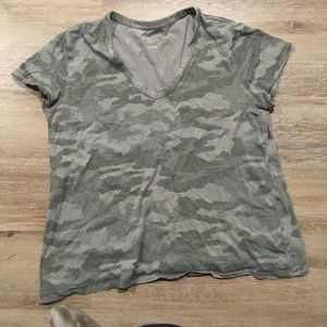 Large universal thread camo short sleeve shirt